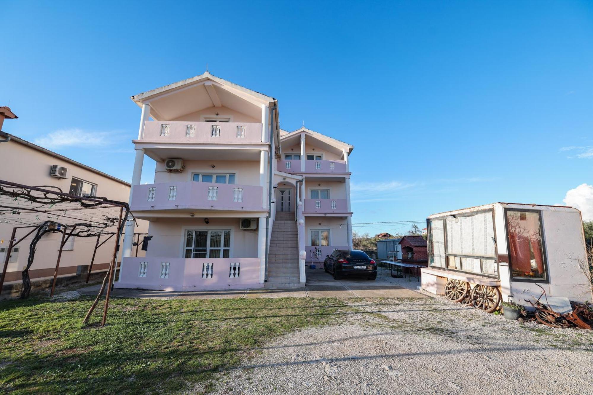 Beachfront Apartments Jermen Sukošan Eksteriør billede