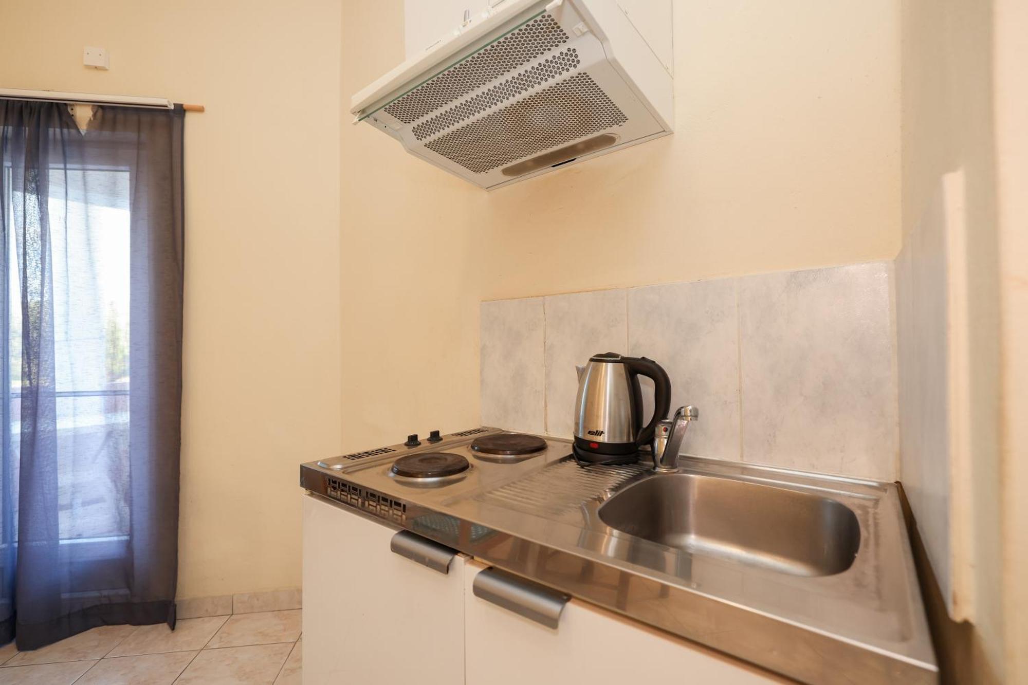 Beachfront Apartments Jermen Sukošan Eksteriør billede
