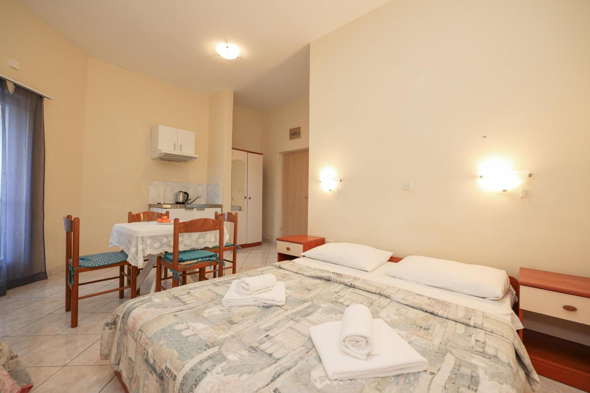 Beachfront Apartments Jermen Sukošan Eksteriør billede